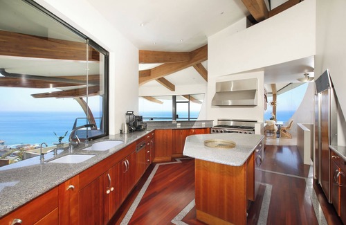 Eastern Malibu Villa | Stunning architectural home in ideal Malibu location