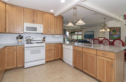 Holgate House | Stunning Bay View Wonder