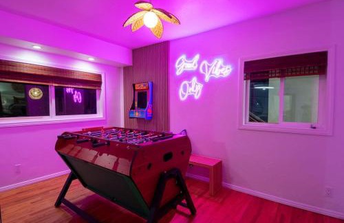 Bay Park House | Stunning Bayview Oasis: Pool Spa Views Games