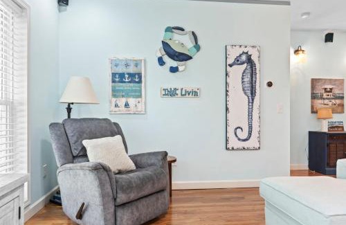 Garden City House | Stunning Beach Cottage! Hot Tub and Pet Friendly! Sleeps 6!