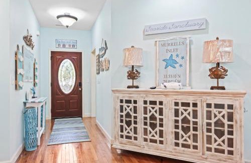 Garden City House | Stunning Beach Cottage! Hot Tub and Pet Friendly! Sleeps 6!