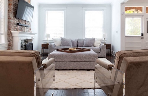 Benton Park House | Stunning Benton Park 3BR W/Parking /ABODEbucks