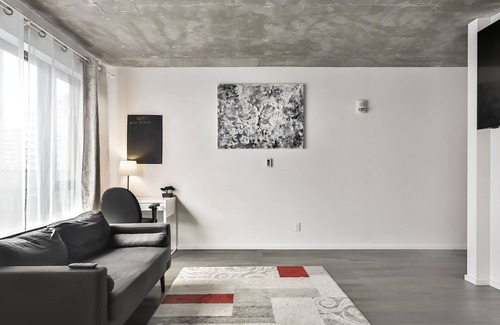 Griffintown House | Stunning condo in the heart of downtown