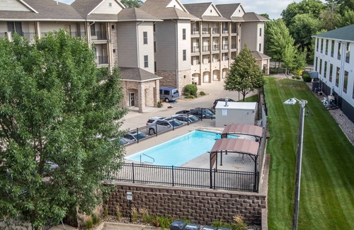 Milford Condo | Stunning Condo - Overlooking Lake OkobojI