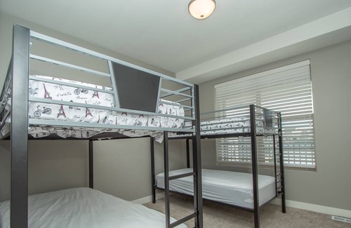 Milford Condo | Stunning Condo - Overlooking Lake OkobojI