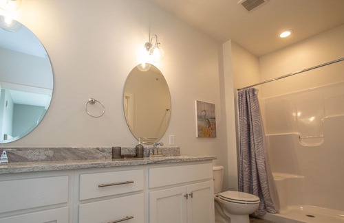 Milford Condo | Stunning Condo - Overlooking Lake OkobojI
