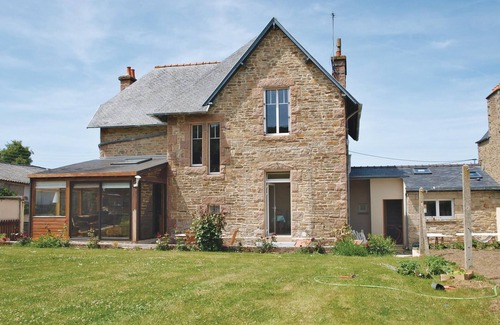 Tredrez-Locquemeau House | Stunning home in Tredrez-Locquemeau