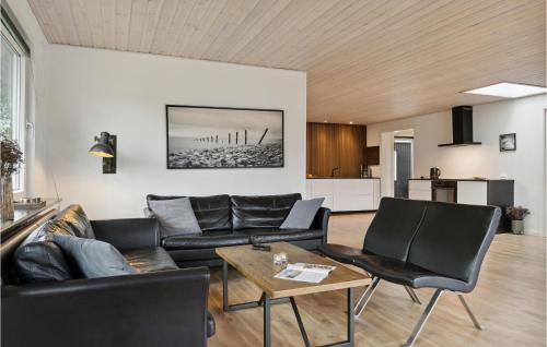 Aalbaek House | Stunning Home In Ålbæk With Kitchen
