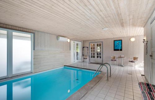 Egsmark Strand House | Stunning Home In Ebeltoft With Sauna, Swimming Pool And Wifi