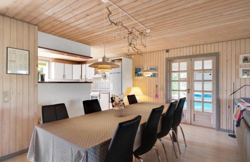 Egsmark Strand House | Stunning Home In Ebeltoft With Sauna, Swimming Pool And Wifi