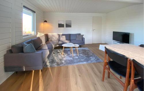 Farvang House | Stunning Home In Fårvang With Wifi