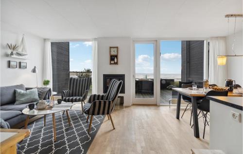 Oster Hurup House | Stunning Home In Hadsund With Wifi