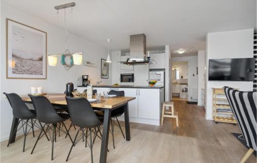 Oster Hurup House | Stunning Home In Hadsund With Wifi