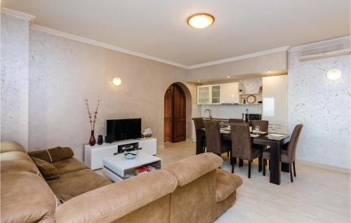 Podi House | Stunning Home In Herceg Novi With Wifi