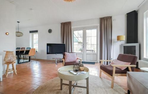 Makkum House | Stunning Home In Makkum With Wifi