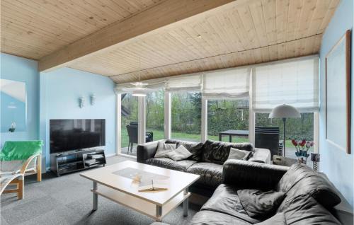 Jegum House | Stunning Home In Oksbøl With Sauna