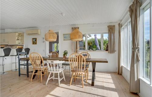 Hasmark Strand House | Stunning Home In Otterup With Kitchen