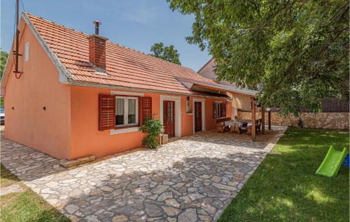 Drnis House | Stunning Home In Siritovci With Wifi