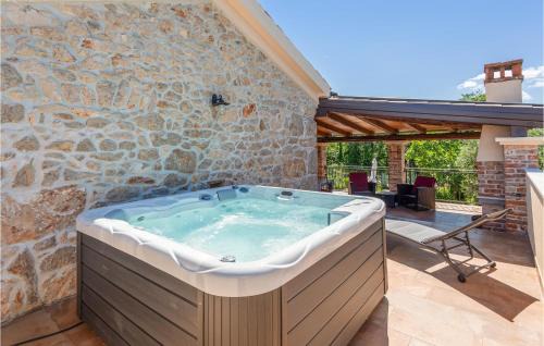 Sveti Vid Dobrinjski House | Stunning Home In Svet Vid Dobrinjski