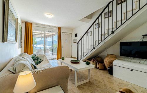 Cove Tri Zala (Zrnovo) House | Stunning Home In Viganj