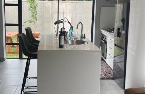 Bulawayo Apartment | Stunning Luxurious Studio in Malindela - 2044