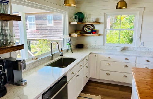Folly Beach House | Stunning Marsh & Ocean Views. Freshly renovated in 2023!