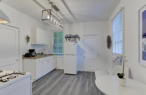 Central Gardens Apartment | Stunning Memphis Neighborhood Guest House