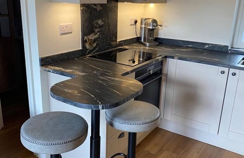 Ockley Apartment | Stunning Modern Styled Studio Apartment in the Surrey Hills AONB