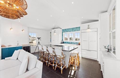 North Beach Haven House | Stunning Ocean-Side 4 Bedroom Property With A Hot Tub And Endless Views