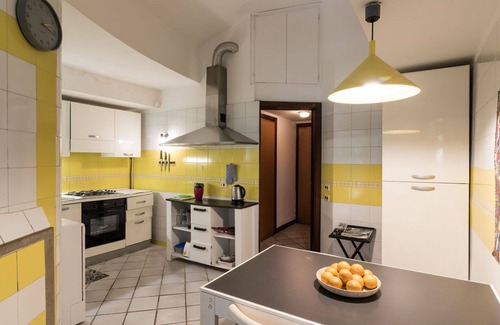 Lake Bracciano Villa | Stunning private villa for 10 people with WIFI, A/C, private pool, TV, terrace and pets allowed
