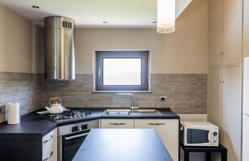 Lake Bracciano Villa | Stunning private villa for 10 people with WIFI, A/C, private pool, TV, terrace and pets allowed