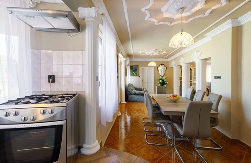 Balatonfoldvar Villa | Stunning private villa for 11 people with WIFI, A/C, TV and patio