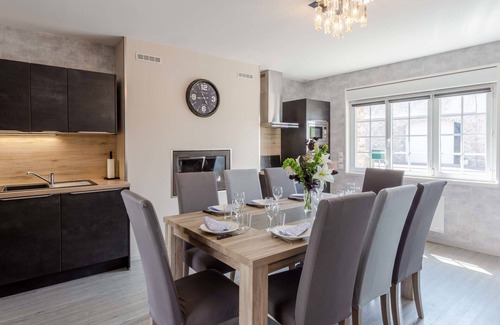 Creances House | Stunning private villa for 8 guests with WIFI, TV, terrace and pets allowed