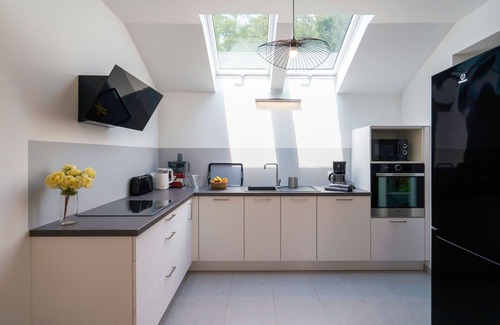Plovan House | Stunning private villa for 5 people with WIFI, TV and terrace