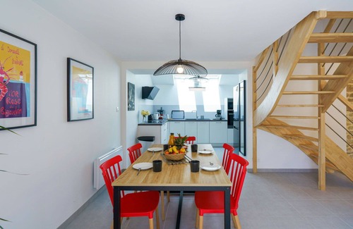 Plovan House | Stunning private villa for 5 people with WIFI, TV and terrace