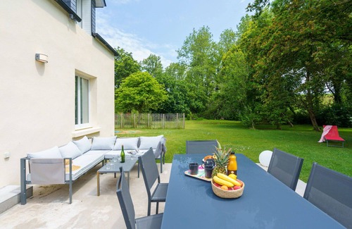 Plovan House | Stunning private villa for 5 people with WIFI, TV and terrace