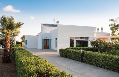 Nubia Villa | Stunning private villa for 14 people with WIFI, A/C, private pool, TV, patio and panoramic view