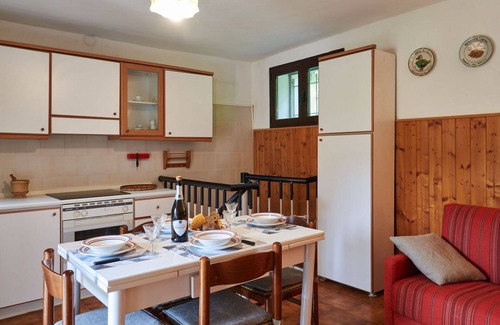 Dascio House | Stunning private villa for 3 guests with WIFI, patio and pets allowed