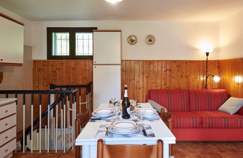 Dascio House | Stunning private villa for 3 guests with WIFI, patio and pets allowed