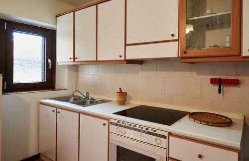 Dascio House | Stunning private villa for 3 guests with WIFI, patio and pets allowed
