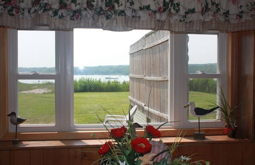 Charlestown House | Stunning Sunsets on Quonnie Waterfront- 2 Kayaks, Beach Pass & Backyard Clamming