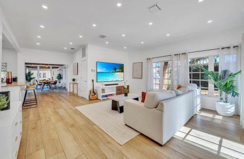 Delray Beach House | Stunning Tropical Pool House Delray Near The Ocean