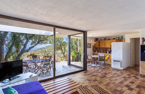 Cap Benat House | Stunning villa for 6 guests with WIFI, TV and terrace