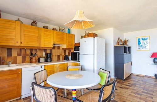Cap Benat House | Stunning villa for 6 guests with WIFI, TV and terrace