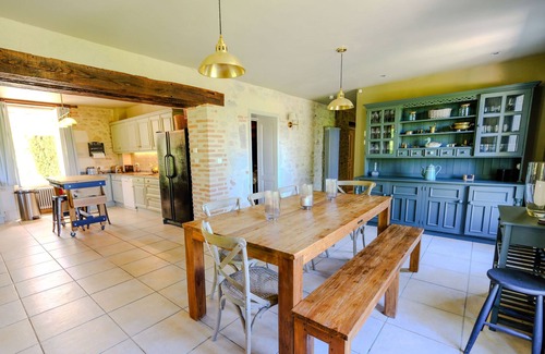 Sainte-Colombe-de-Duras Villa | Stunning view over valley, private heated pool, walk to cafe bar, wine tasting