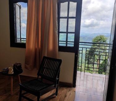 Shoghi Apartment | Stunning Views, Jujurana Homestay Shoghi ! 3 Apartments Near Simla