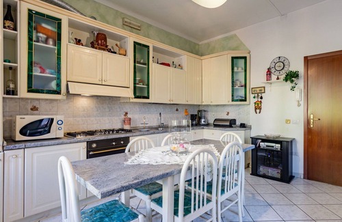 Porto Ceresio House | Stunning villa for 7 people with WIFI, TV and balcony