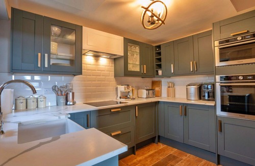 Buxton House | Stunning villa for 12 people with WIFI and pets allowed
