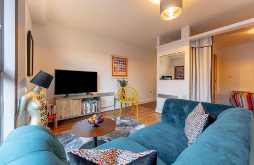 Convention Quarter Apartment | Stylish 1 Bedroom Apartment - Central Birmingham, Cube and Mailbox