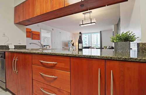 Brickell Apartment | Stylish 1BR At Brickell Bay Club by Oneluxstay